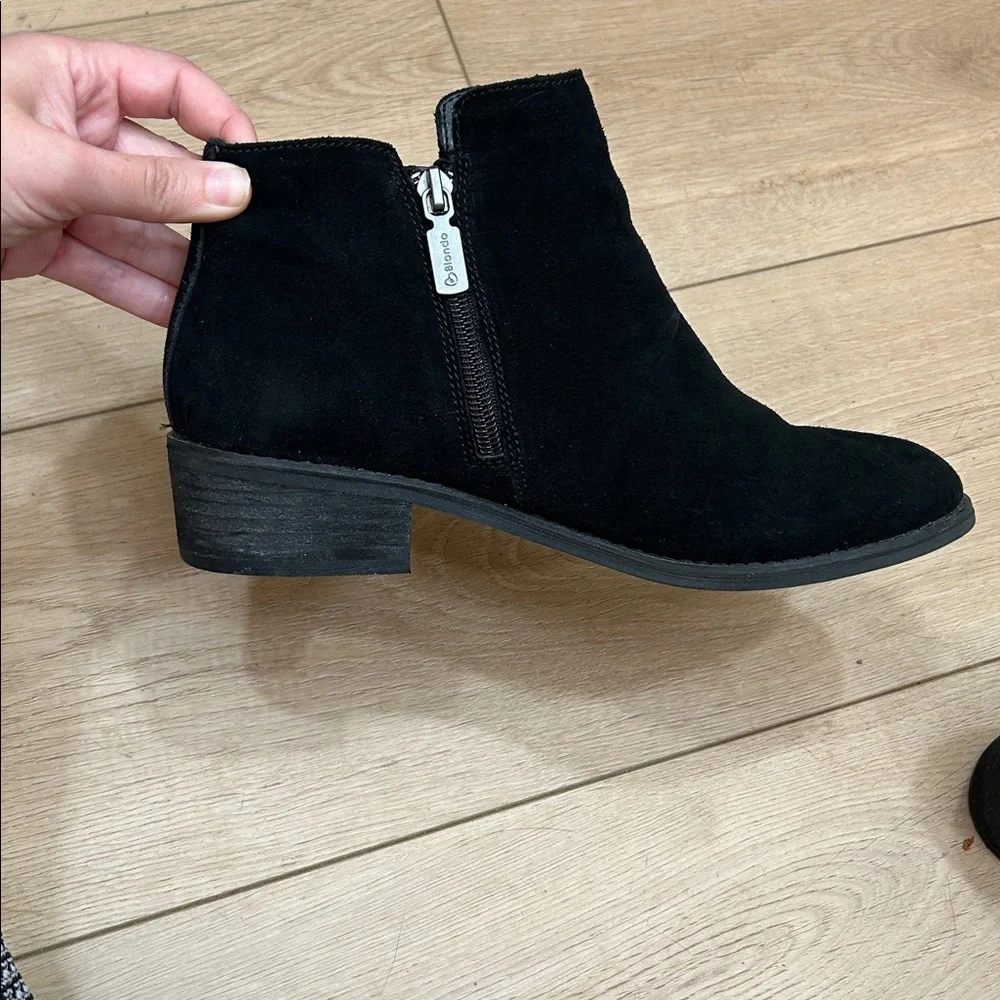 Blondo Suede Waterproof Liam Bootie Size 8.5